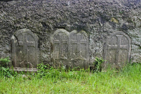 tombstones-st-ulrich-church-bovec